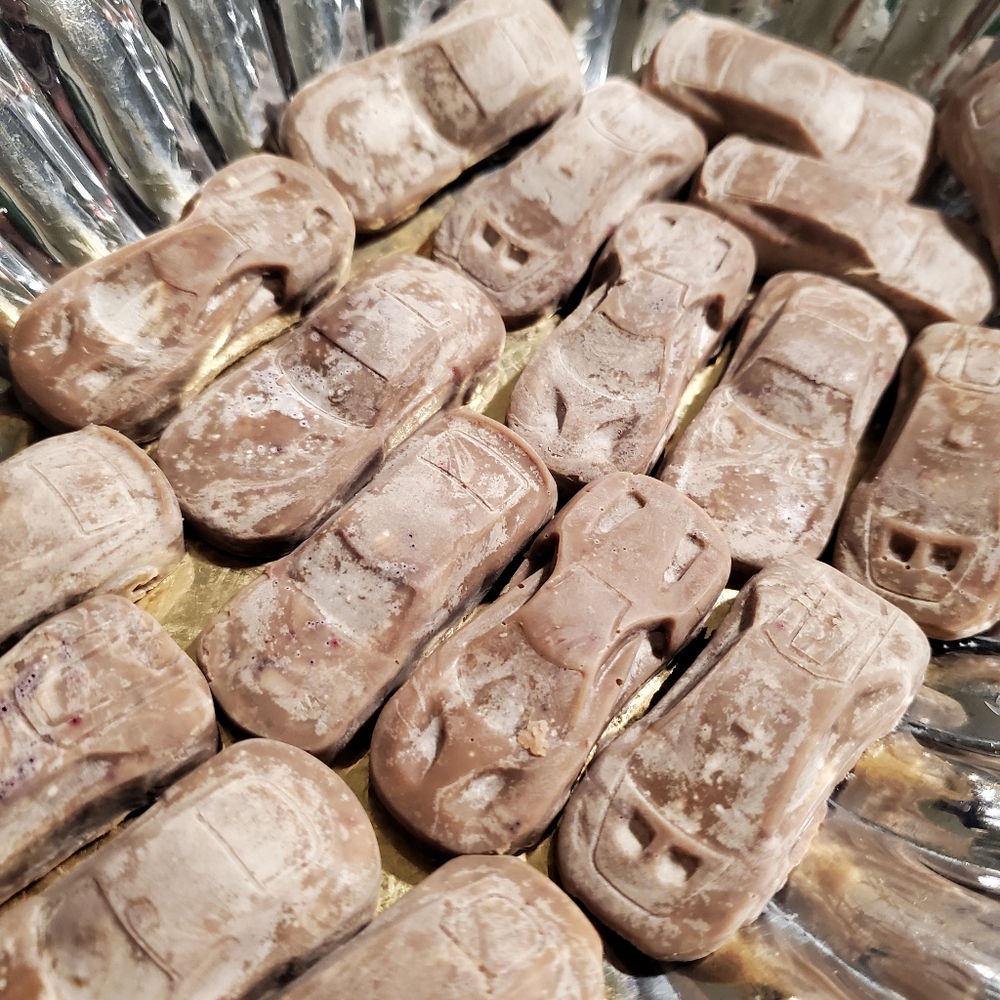 ☕️2/$15 12 Car Shaped Wax Melts ~ Coffee Shop Scent ~ Homemade Soy Wax Melts - Picture 5 of 12